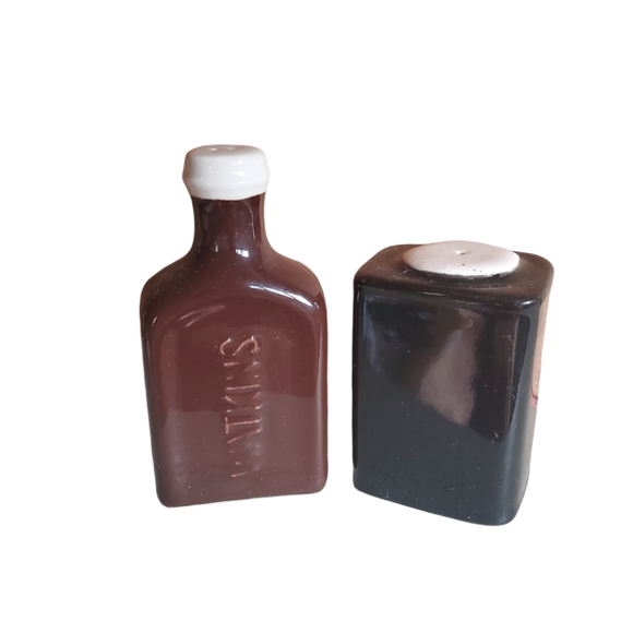 Vintage Watkins vanilla and pepper S&P - Picture 2 of 3